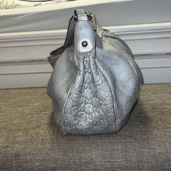 Metallic silver Gucci shoulder bag - Picture 2 of 8